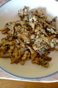 Oyster mushrooms, tarragon and sour cream by Foodjoya