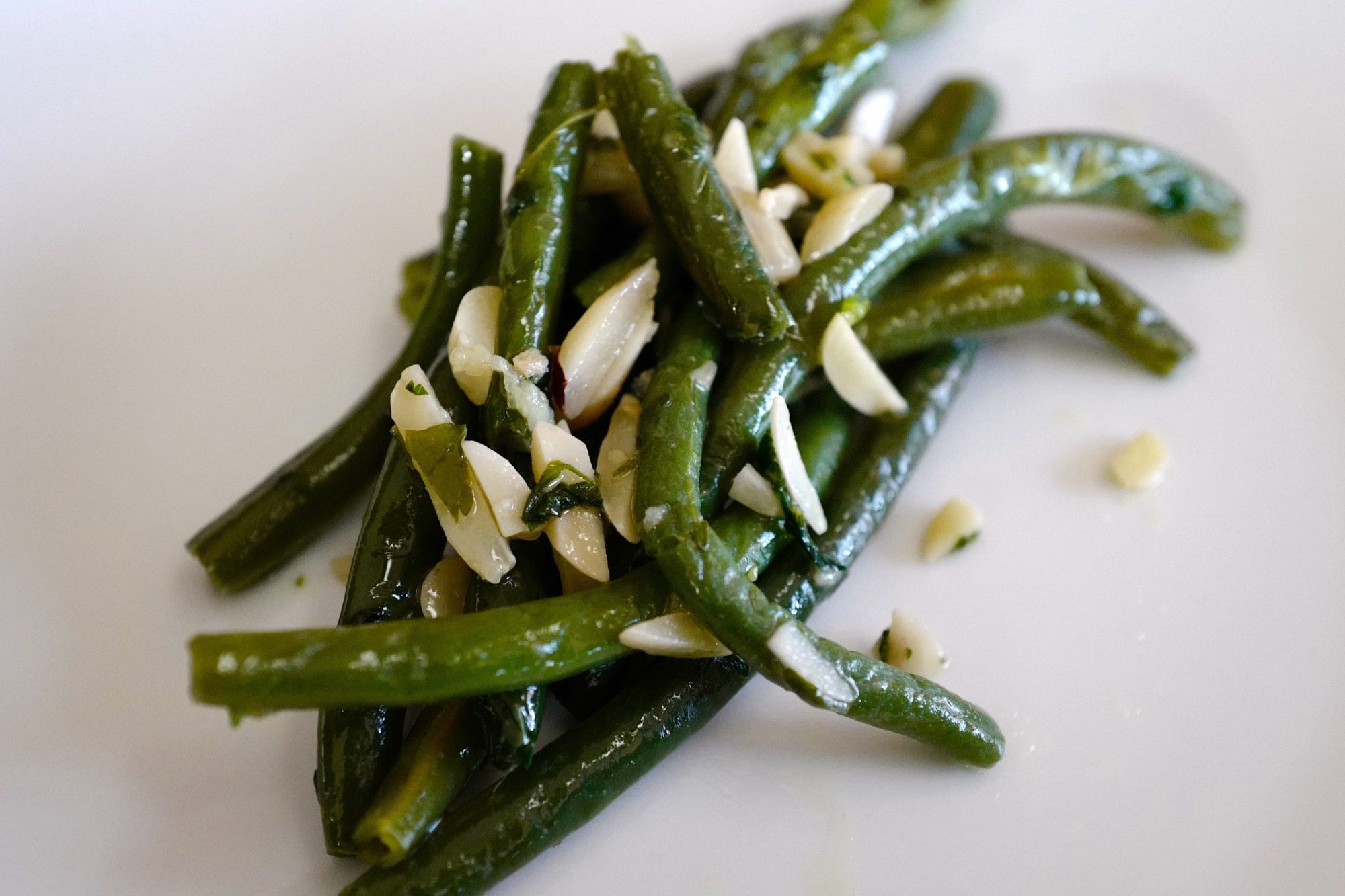Green Beans with Almonds, Parsley, Garlic by Foodjoya