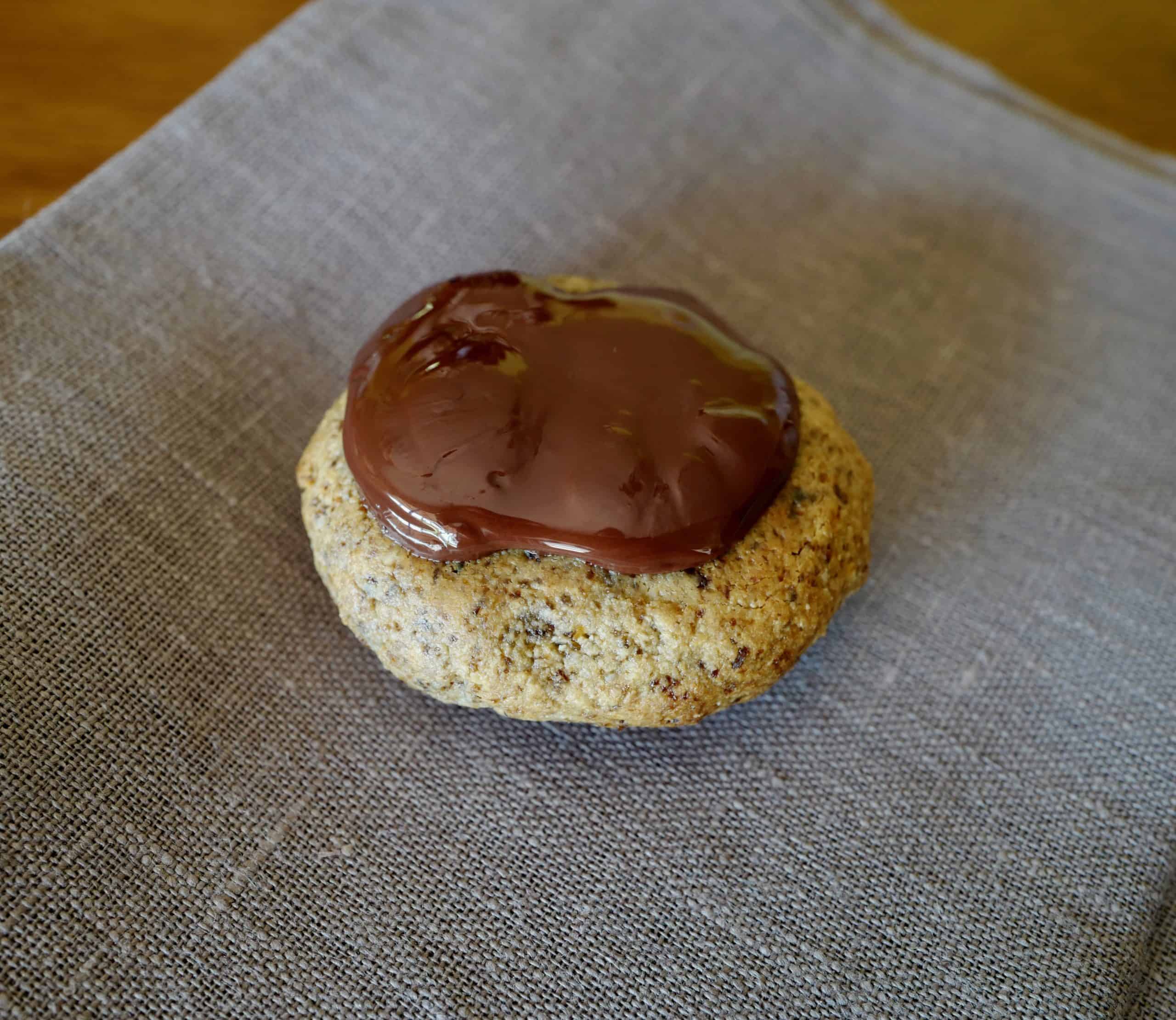 gluten free macadamia cookie recipe by foodjoya