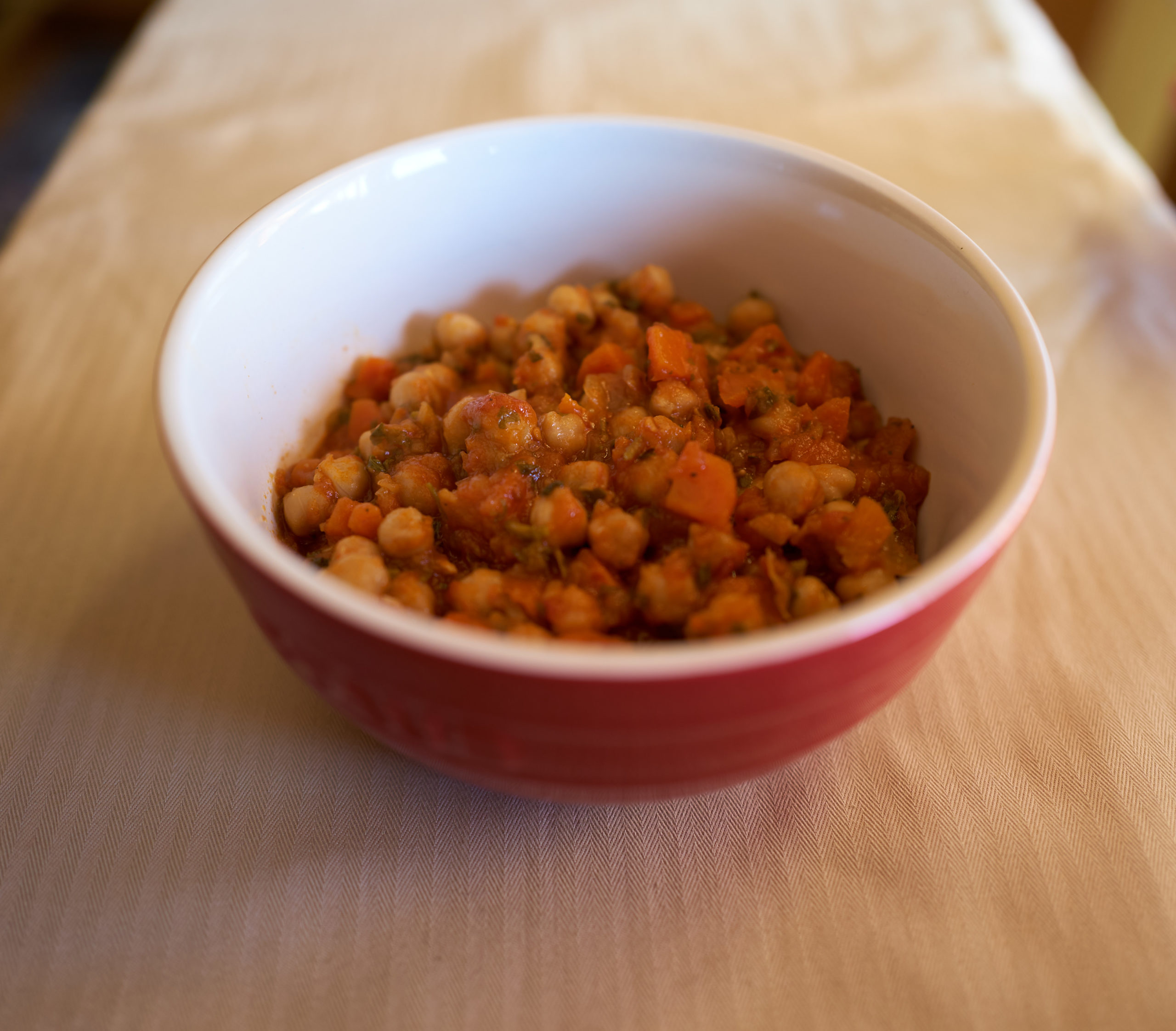 Gingery chickpeas with carrots, vegan, vegetarian, tomato sauce, lemon zest, by foodjoya